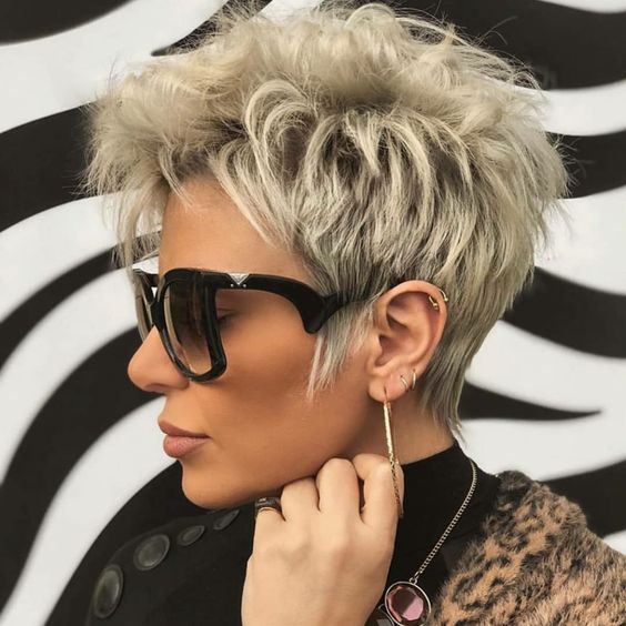 kurze trendige frisuren ab 40 frauen674e444072d1351cb2596d14191e5ee7